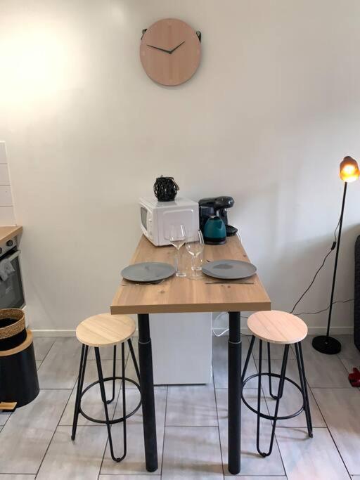 Jolie Studio En Centre Ville Châteauroux Exterior foto